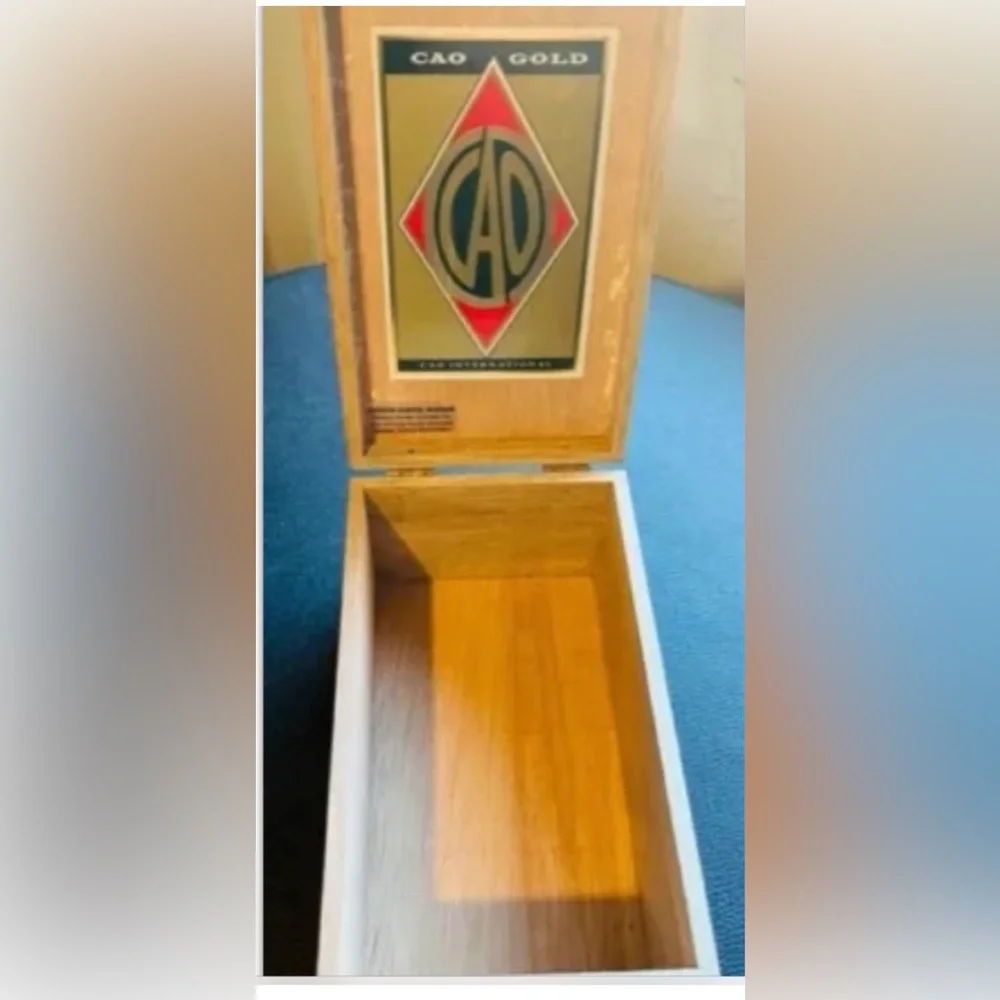 VINTAGE - CAO Gold Corona Gorda Handmade Wood Cigar Box - Holds 20 Cigars
